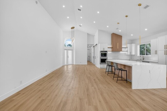 Photo - 5537 NW 21st Way