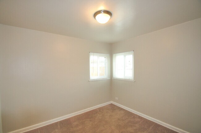 Photo - 2525 Olive St