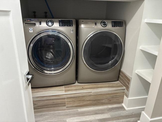 Photo - Room in House on Fiske St