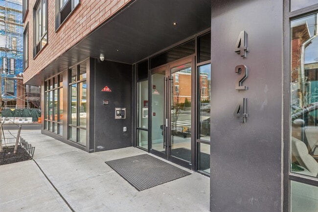 Building Photo - 424 Arlington Ave Unit 206 Rental