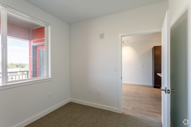 1HAB, 1BA - 615 ft² - Crossing Pointe - Age 62+ Living