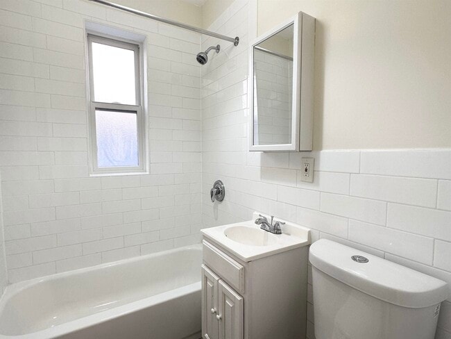 Photo - 160 Vroom St Unit 7