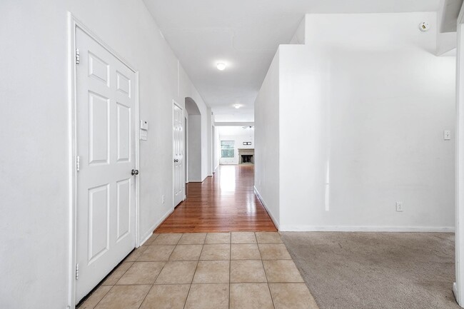 Photo - 7814 Rocky Peak Ln