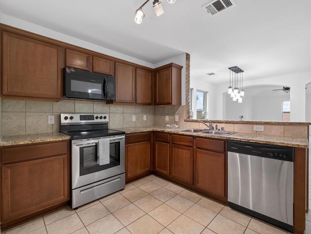 Photo - 802 Platinum Dr