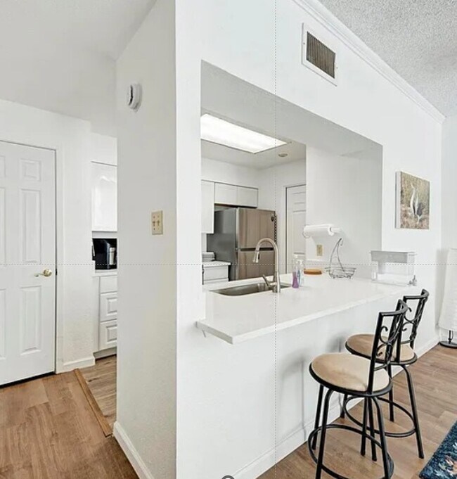 Photo - 807 W 25th St Unidad 214 Rental