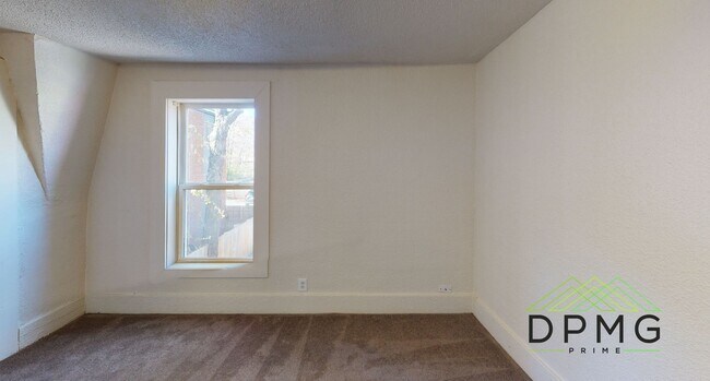 Photo - 325 E Hillsdale St Unidad 2