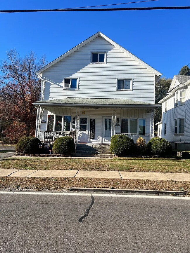 Front - 148 E State St Apartments Unit 148