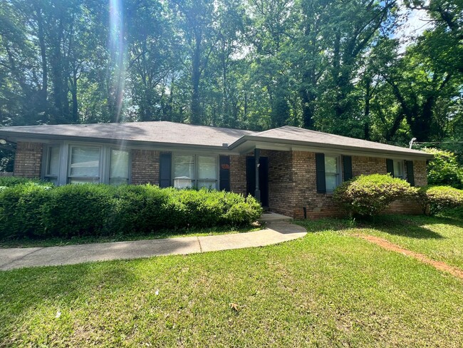 Photo - 1205 Club House Rd
