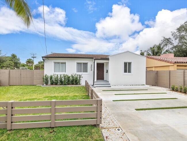 Photo - 203 NE 107th St