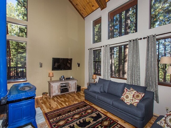 1953 N Upper Truckee Rd