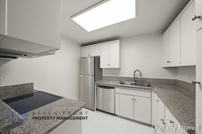 Building Photo - 722 S. Broadway