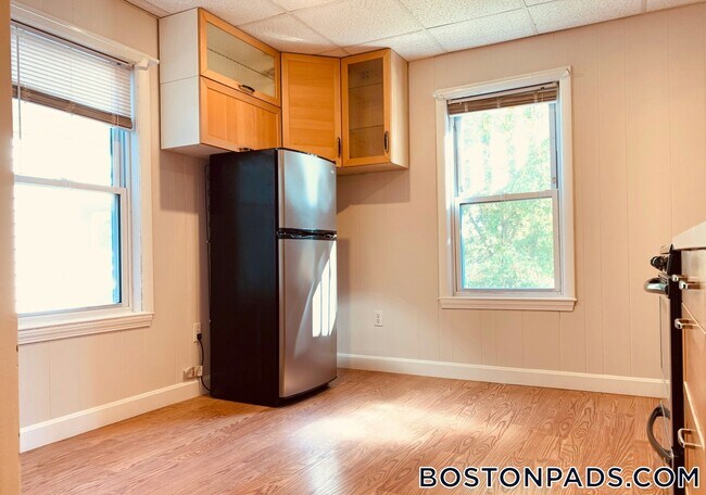 105 Buttonwood St Unidad 1