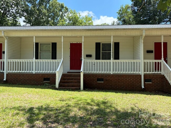 Building Photo - 642 Pee Dee Ave
