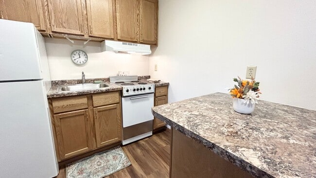 Photo - Cedars West Apartments