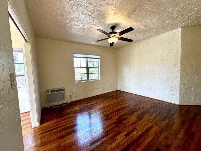 Photo - 1212 N Palmway Unit 4