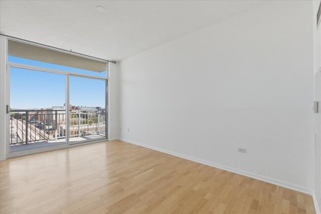 Photo - 1134 W Granville Ave Unidad # 01003