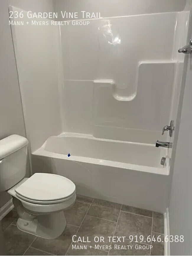 Photo - 236 Garden Vine Trl