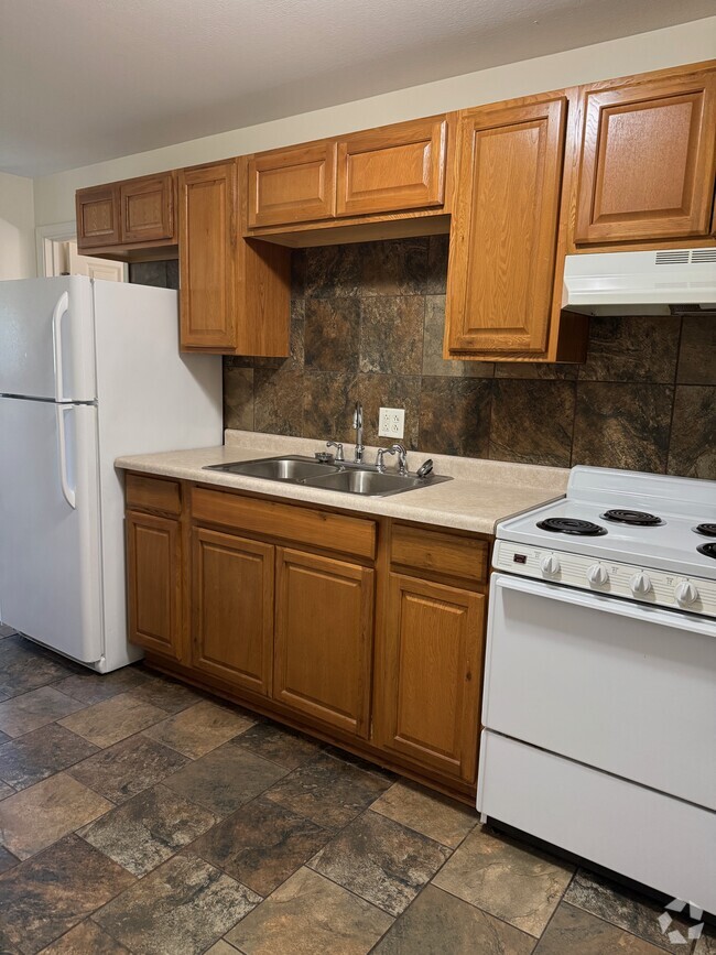 Building Photo - 171 N West Ave Unit 171-1 Rental