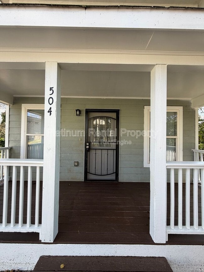 Photo - 504 Dunbar St SW