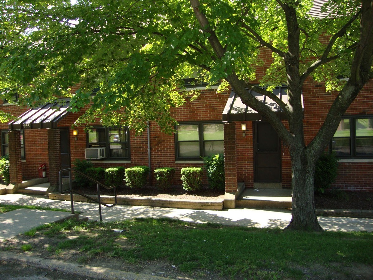 Coopermill Manor - Coopermill Manor Apartments