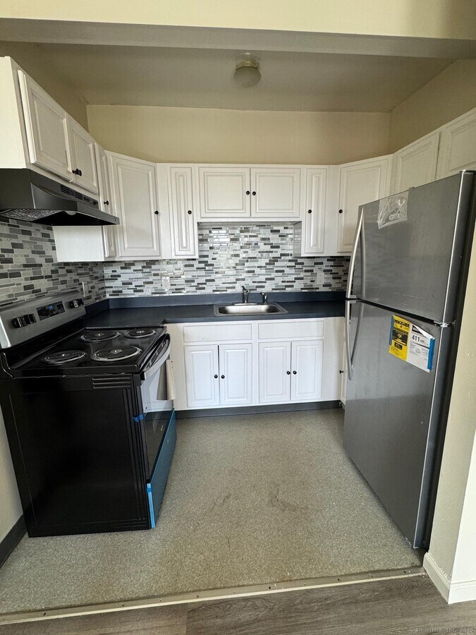 Photo - 1057 E Main St Apartamento