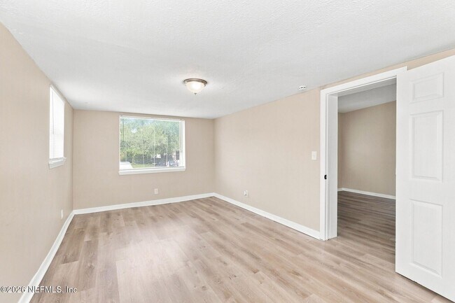 6132 Ardisia Rd W