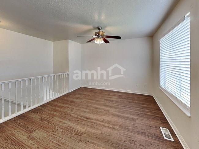 Photo - 385 Pommel Dr