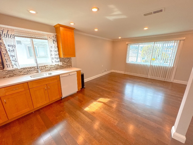 Photo - 12 Linden Ave Unit D