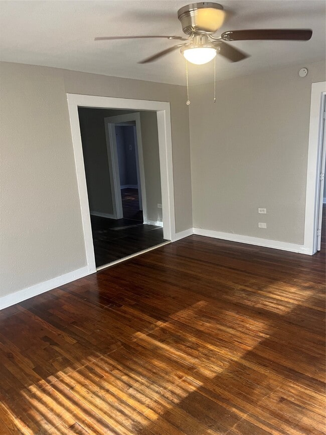 Photo - 704 15th Ave N