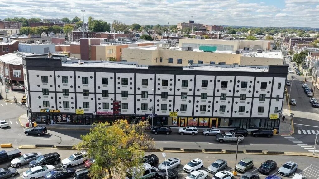 Photo - 711 Main Ave