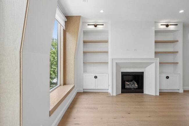 Photo - 3739 N Clifton Ave Unit #3