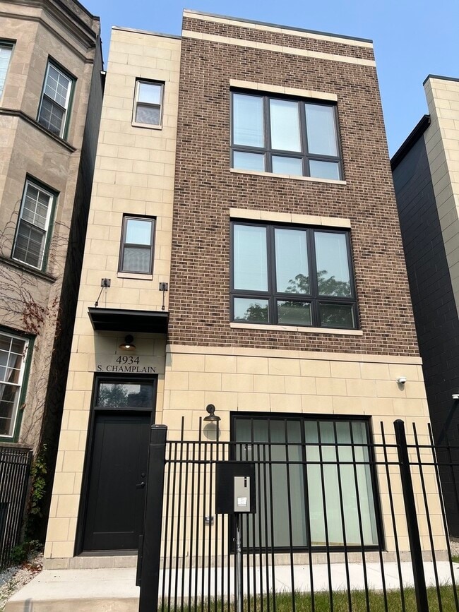 Building Photo - 4934 S Champlain Ave
