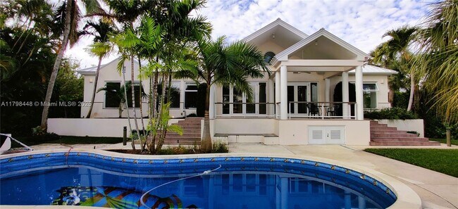 Photo - 621 N Mashta Dr