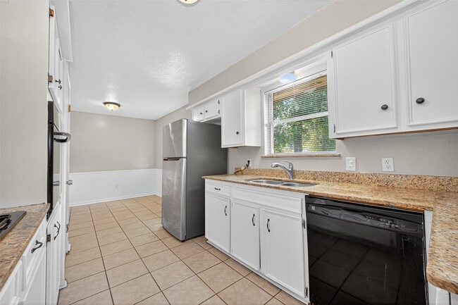 Photo - 108 Belvedere Dr