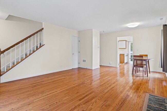 Photo - 1725 Pickwick Ln