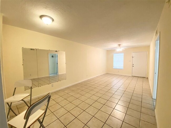 Photo - 1405 Shadowdale Dr Unit 65
