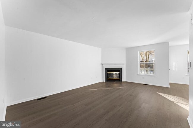 Photo - 204 Beckington Ct