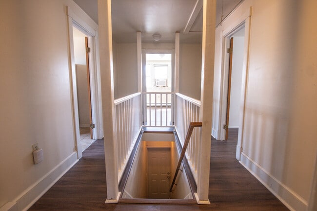 UNIT B AREA VIEW - 813 N Market St Unit B