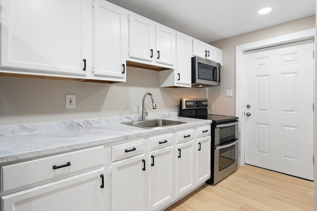 Photo - 548 Ridge Ave Unit 3