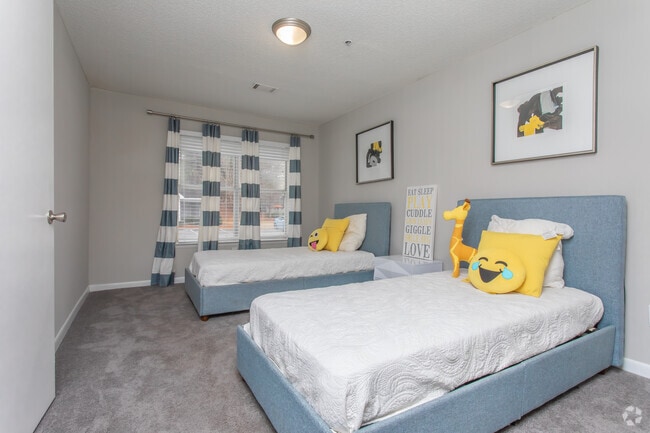 3BR, 2BA - 1245SF