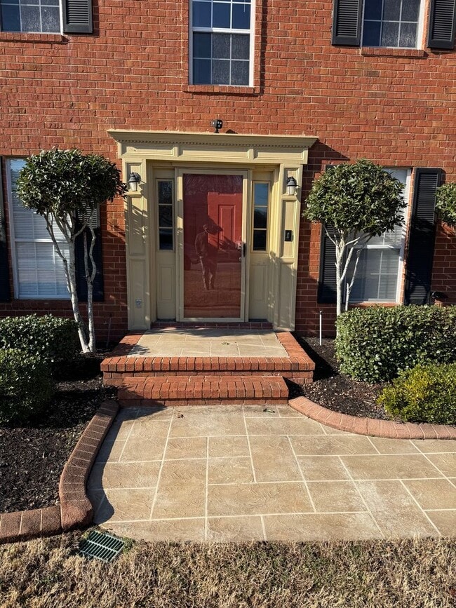 Photo - ** AVAILABLE NOW ** in Waterford Subdivision