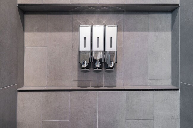 Photo - 4510 1st Ave NE Unit SI ID1054656P