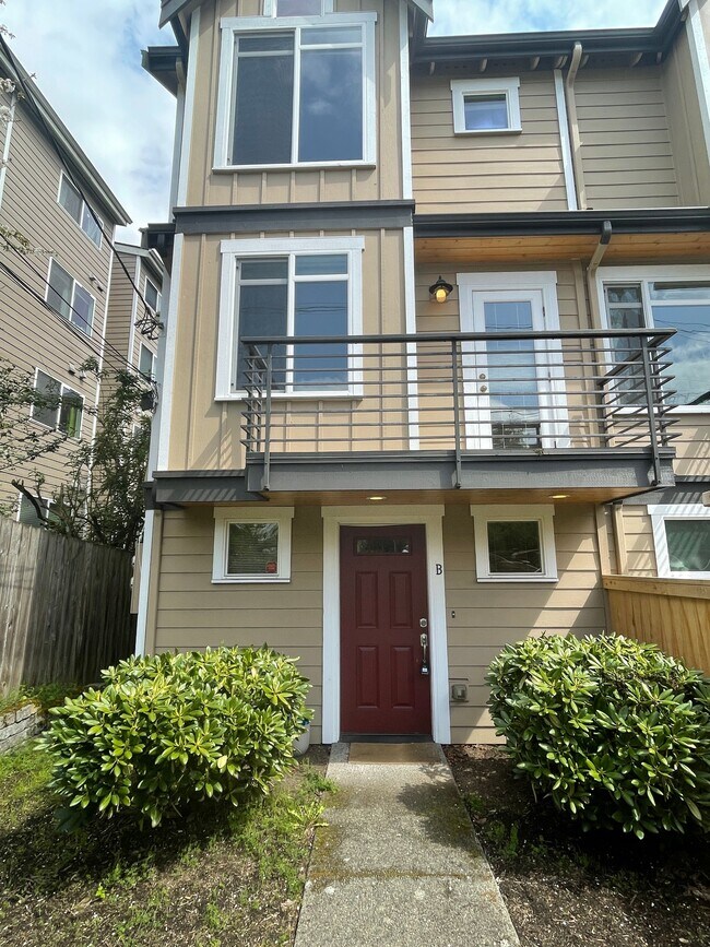 3658 Whitman Ave N Unidad B