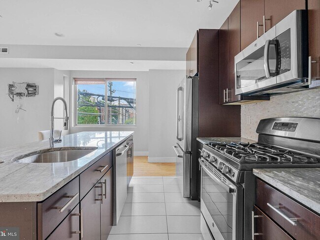 Building Photo - 900 N 16th St Unit 2 Rental