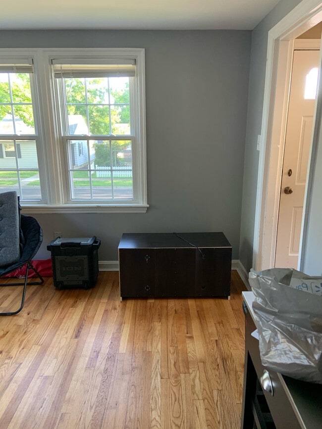 Photo - 9 W Withrow St