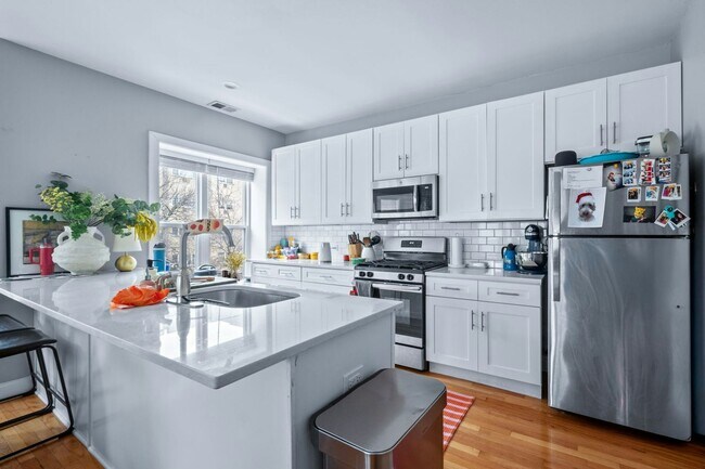 Photo - 612 W Stratford Pl Unit 2F