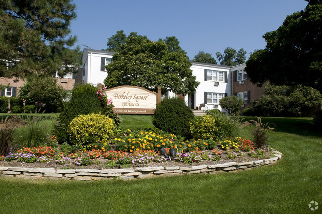 Building Photo - Berkeley Square Apts.