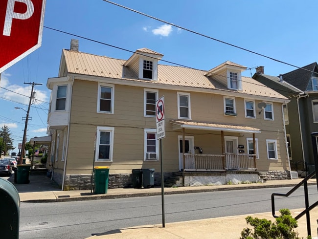 Building Photo - 105 S Church St Unit 105 2