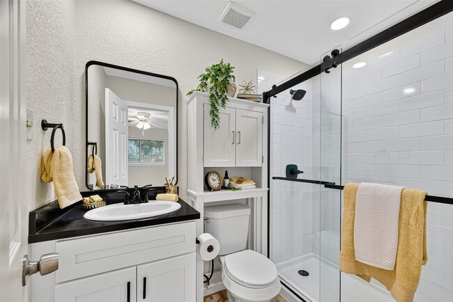Photo - 13822 Northlake Dr