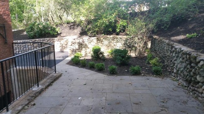 Photo - 2044 Beacon St
